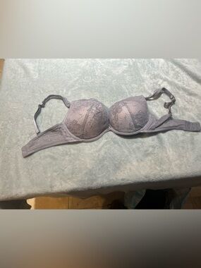 Victoria's Secret Lace Underwire Bra in Light Lavender